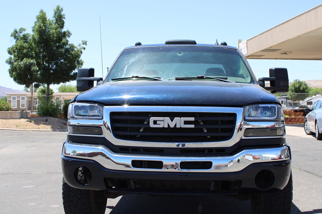 2006 GMC Sierra 2500 Image 10