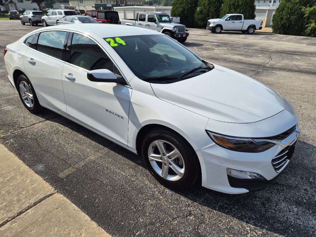 2024 Chevrolet Malibu Image 1
