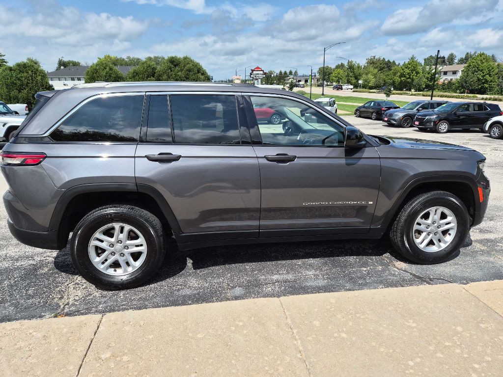 2023 Jeep Grand Cherokee Image 2
