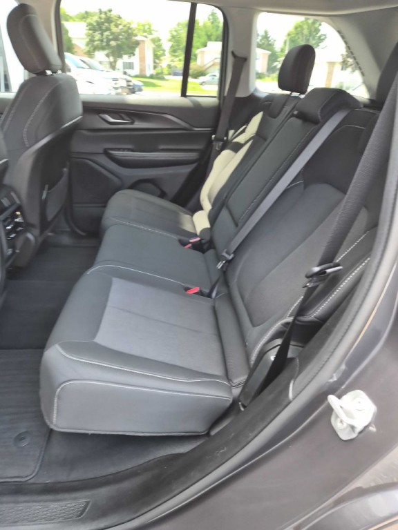 2023 Jeep Grand Cherokee Image 11