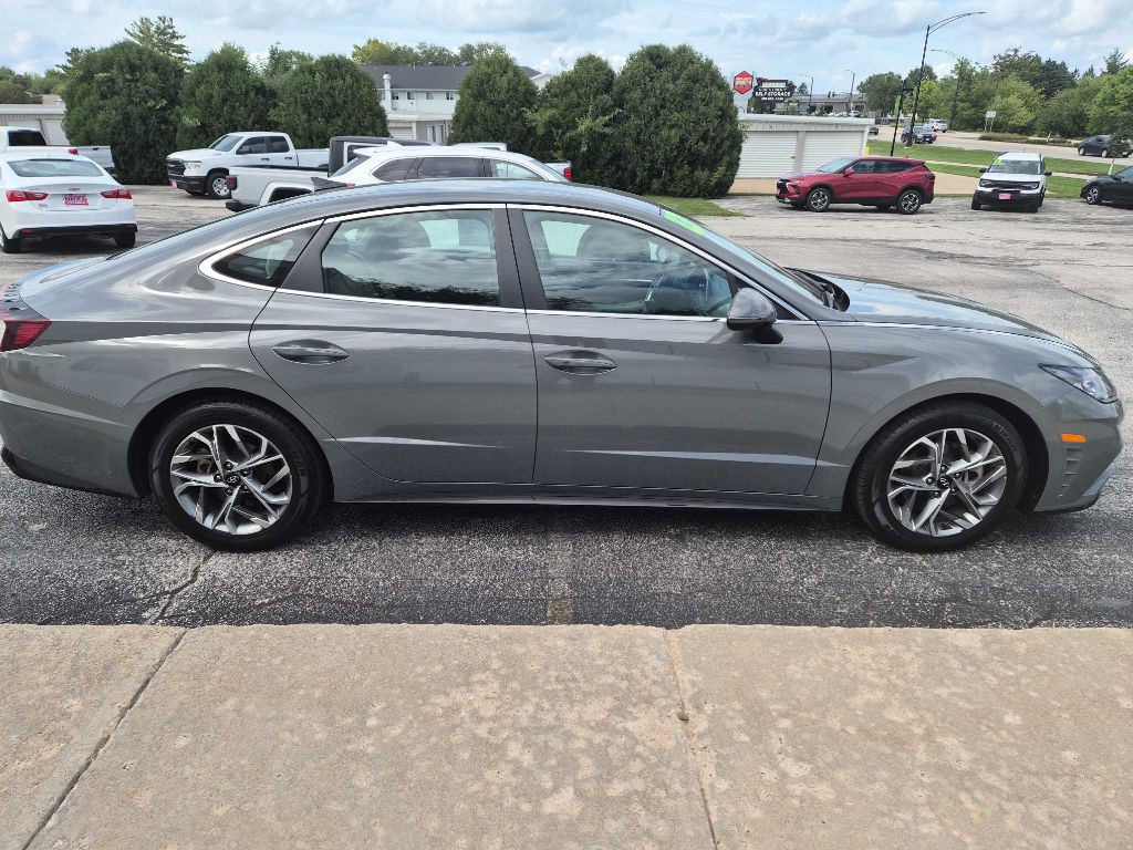 2023 Hyundai Sonata Image 2