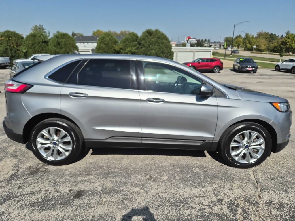 2022 Ford Edge Image 3