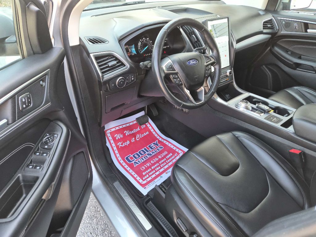 2022 Ford Edge Image 8