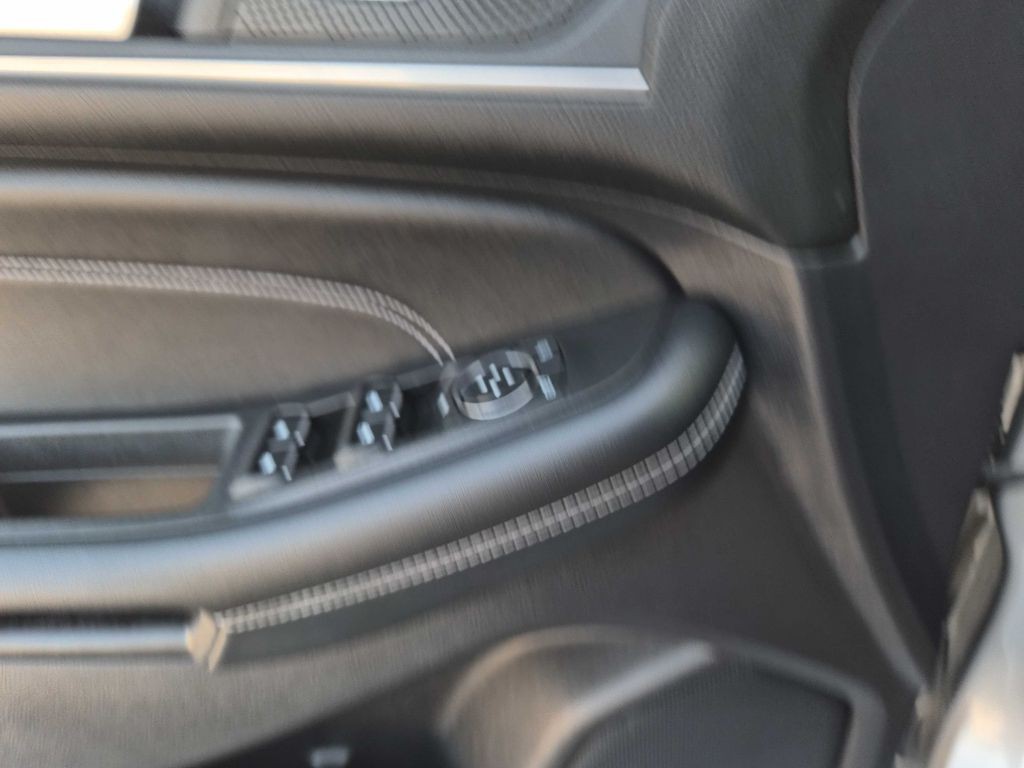 2022 Ford Edge Image 10