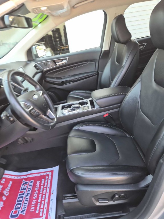 2022 Ford Edge Image 11