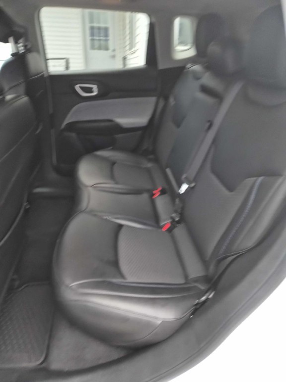 2022 Jeep Compass Image 11
