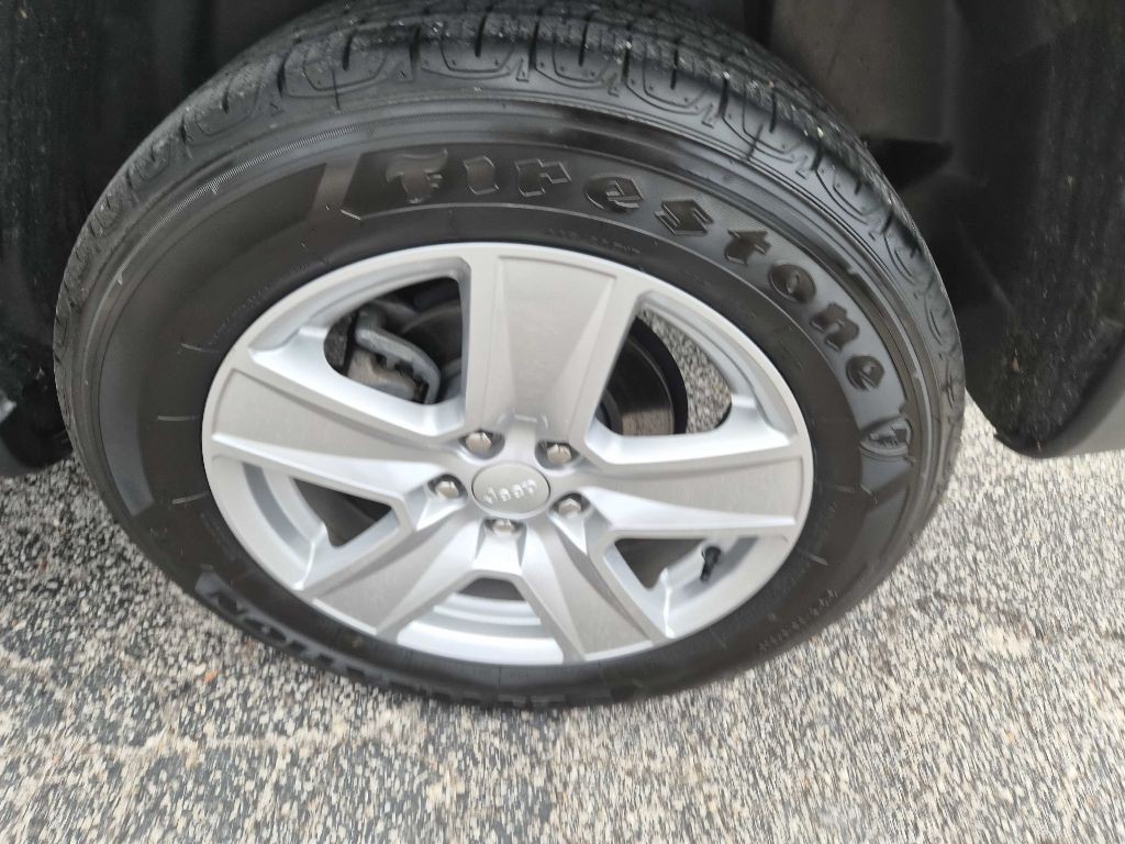 2022 Jeep Compass Image 13