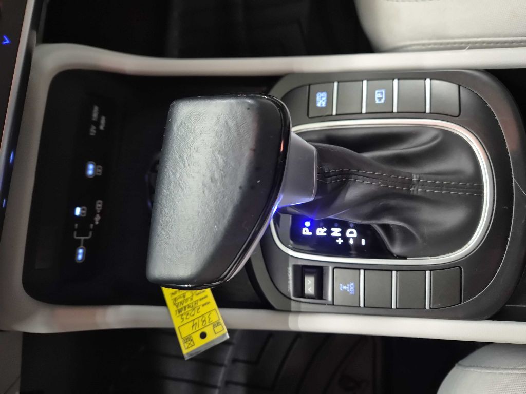 2025 Hyundai Kona Image 8