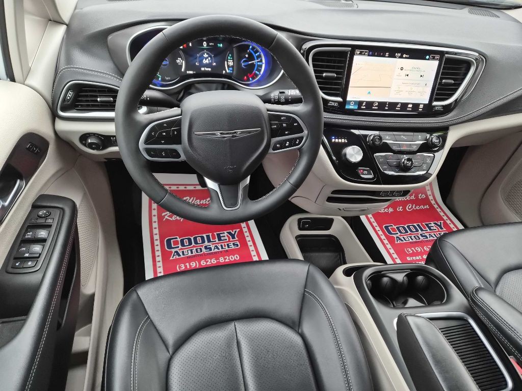 2024 Chrysler Pacifica Image 11