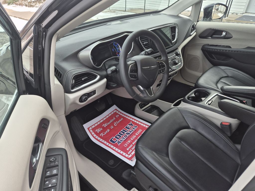 2024 Chrysler Pacifica Image 6