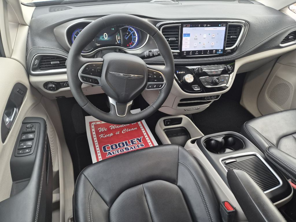 2024 Chrysler Pacifica Image 7