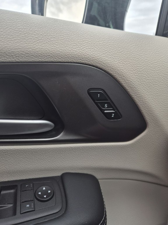 2024 Chrysler Pacifica Image 10