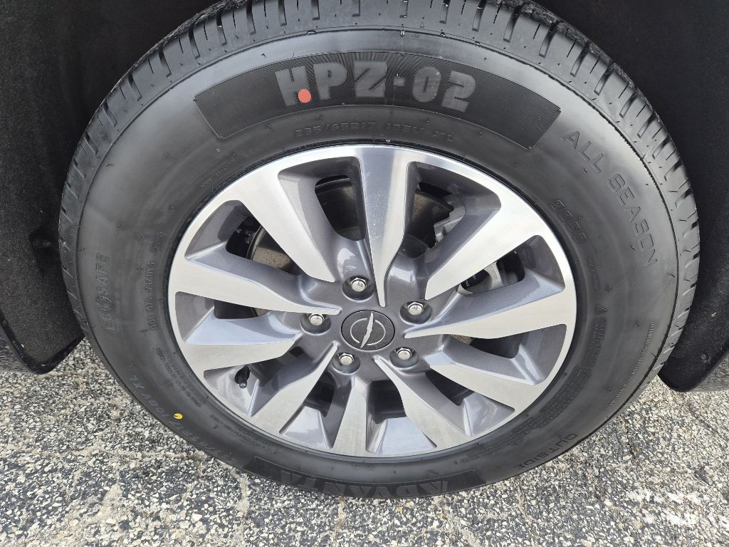 2024 Chrysler Pacifica Image 17