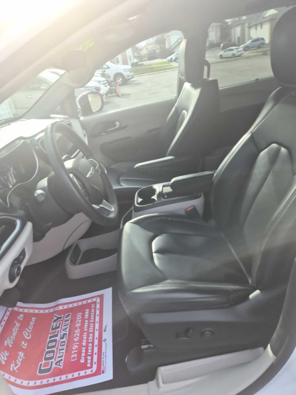 2023 Chrysler Pacifica Image 11