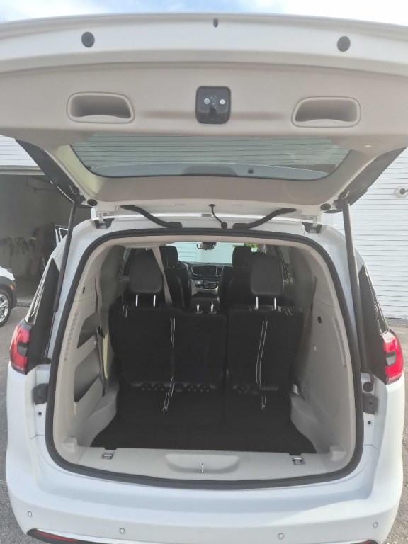 2023 Chrysler Pacifica Image 14