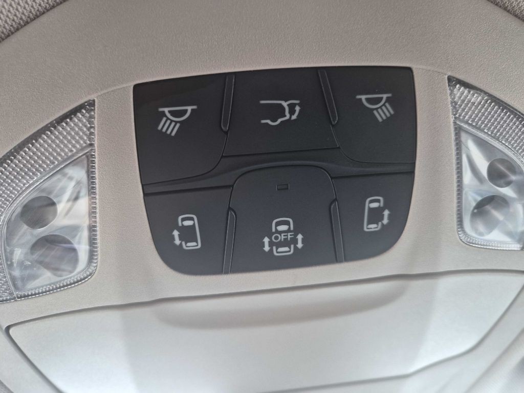 2023 Chrysler Pacifica Image 19