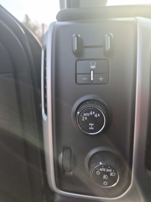 2017 GMC Sierra Image 12