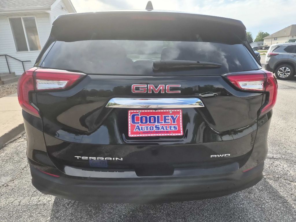 2022 GMC Terrain Image 3