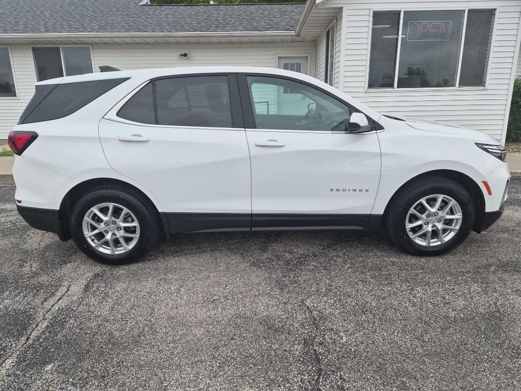 2022 Chevrolet Equinox Image 2