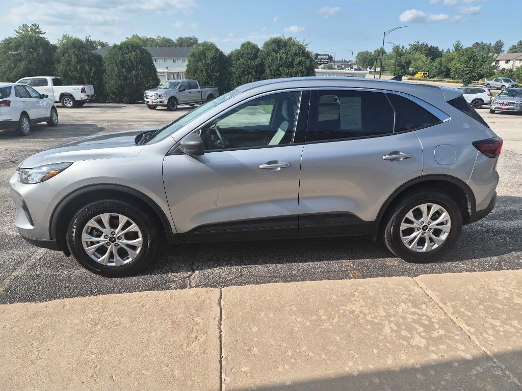 2024 Ford Escape Image 3