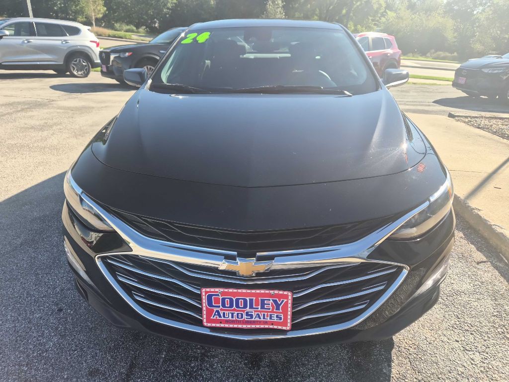 2024 Chevrolet Malibu Image 2
