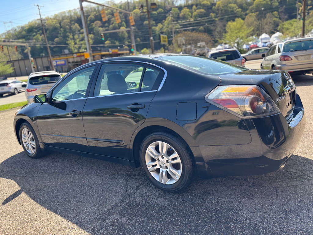 2011 Nissan Altima Image 4