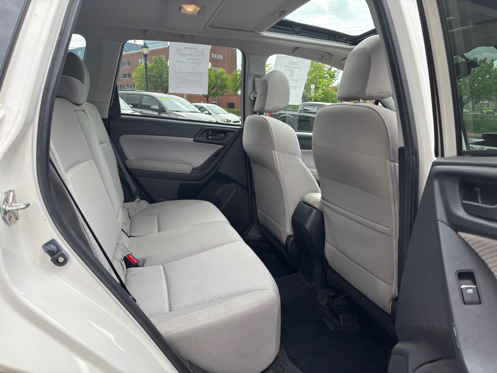 2017 Subaru Forester Image 7