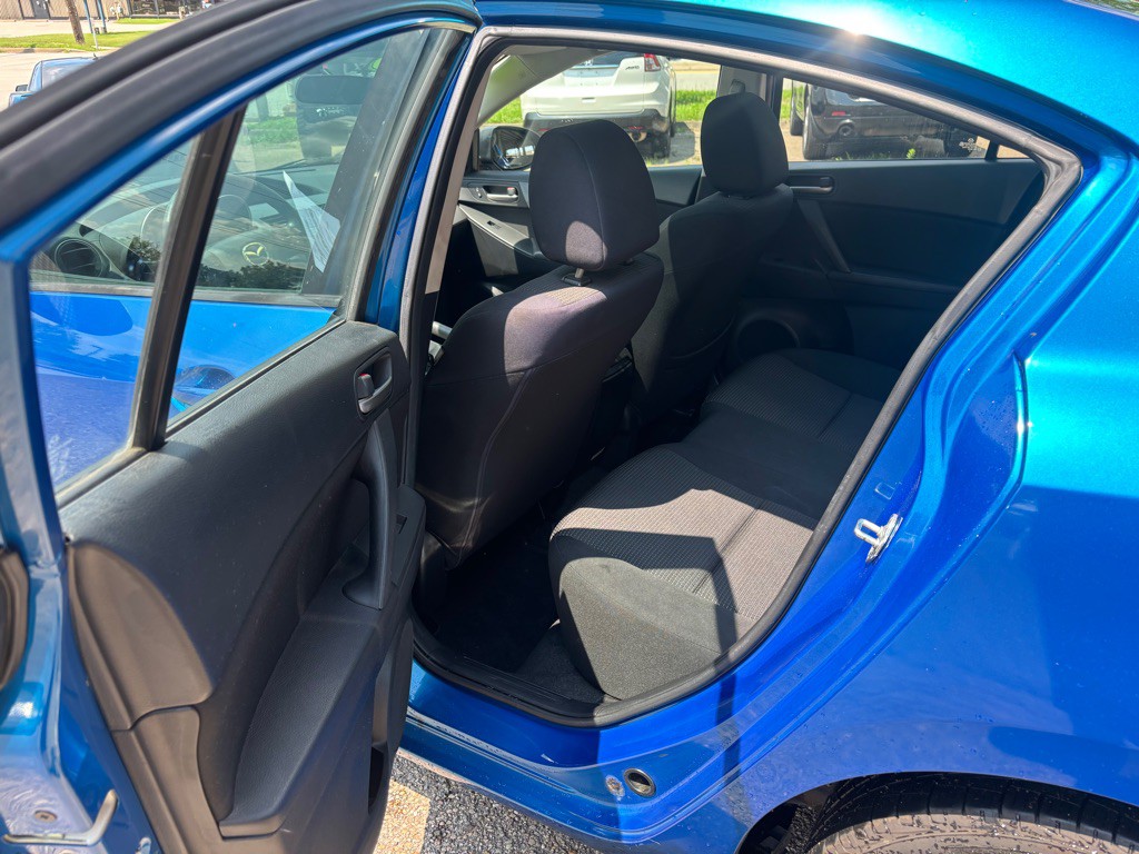 2012 Mazda Mazda3 Image 11