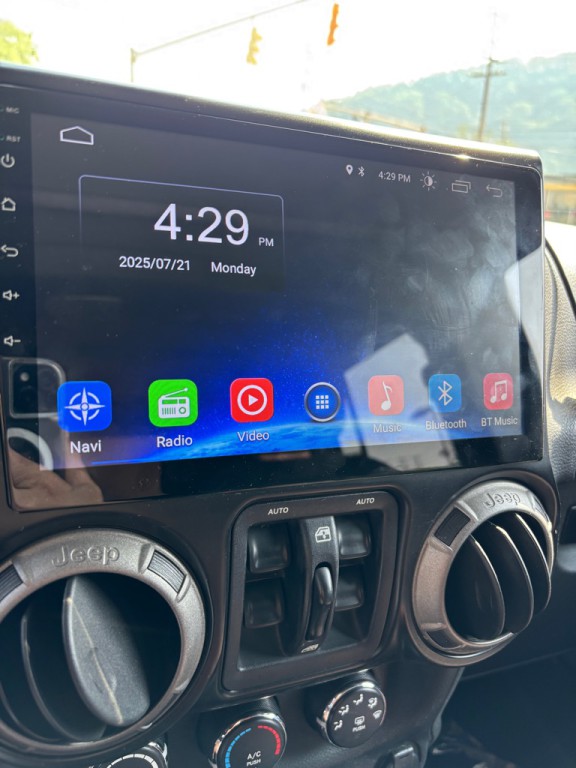 2014 Jeep Wrangler Unlimited Image 17