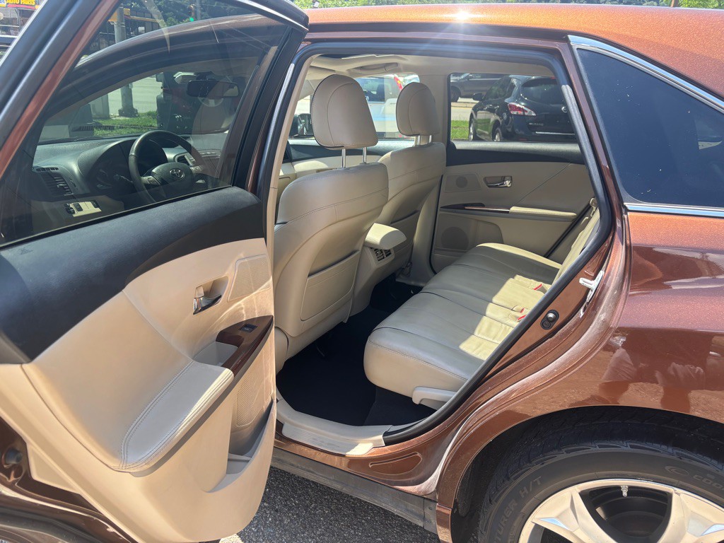 2010 Toyota Venza Image 8