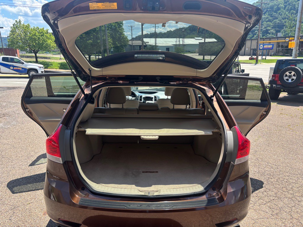 2010 Toyota Venza Image 11