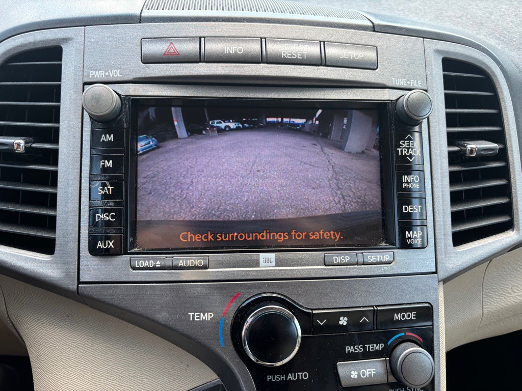 2010 Toyota Venza Image 15