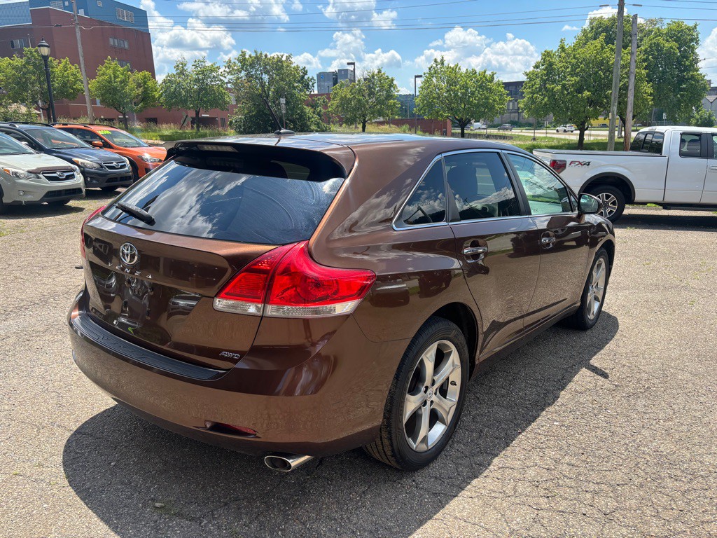 2010 Toyota Venza Image 3