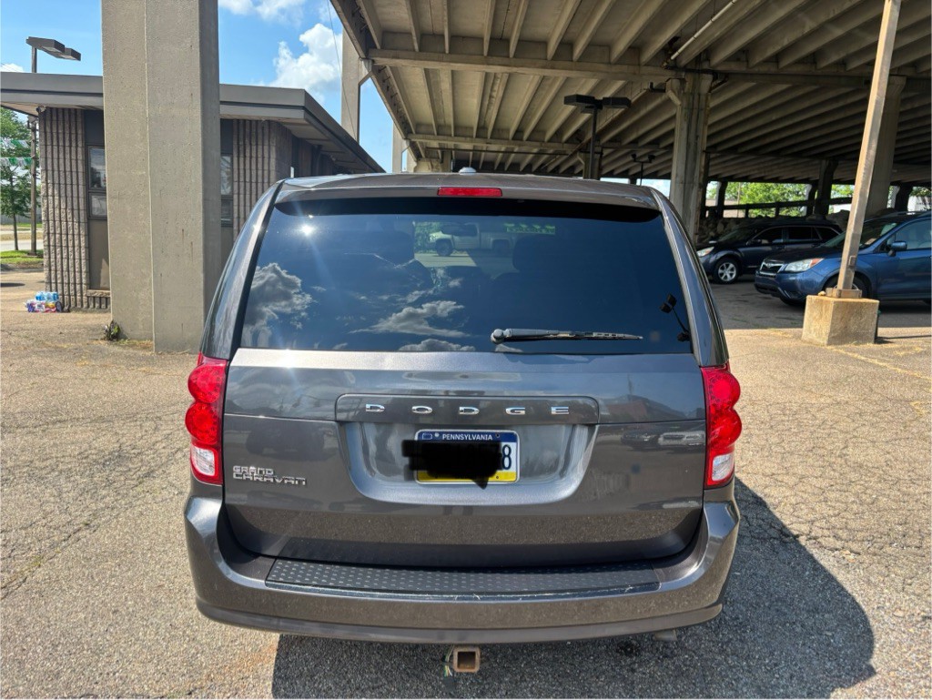 2015 Dodge Grand Caravan Image 2