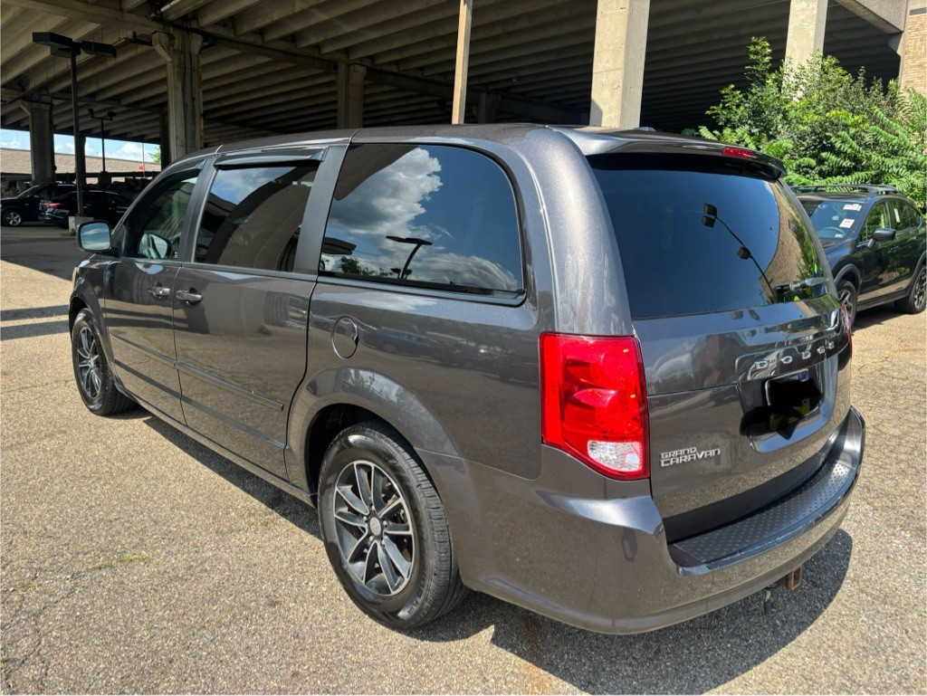 2015 Dodge Grand Caravan Image 4