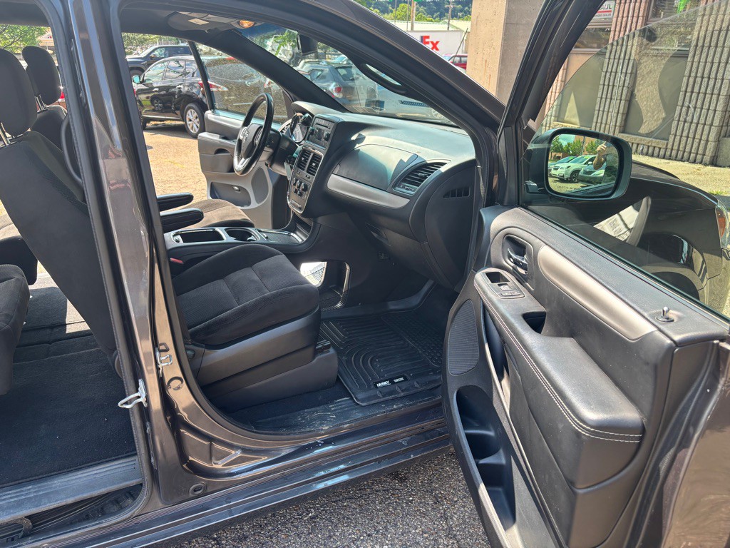 2015 Dodge Grand Caravan Image 14