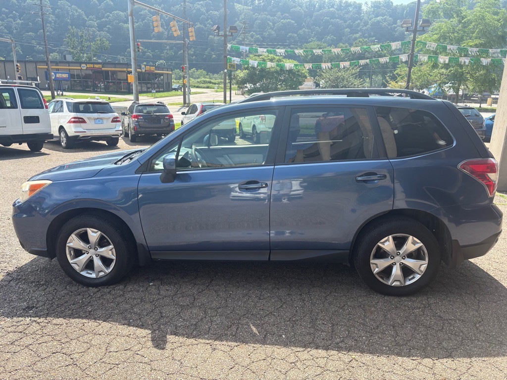 2014 Subaru Forester Image 1