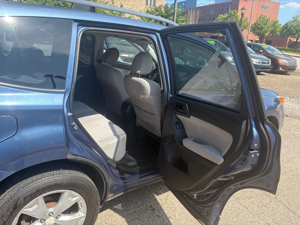 2014 Subaru Forester Image 12