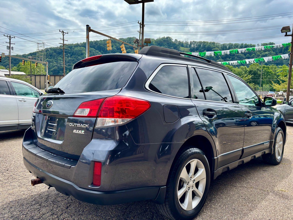 2013 Subaru Outback Image 2