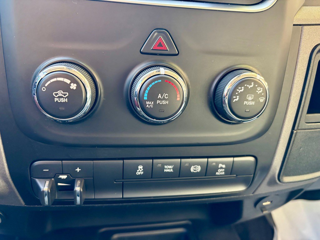 2016 RAM 2500 Image 33