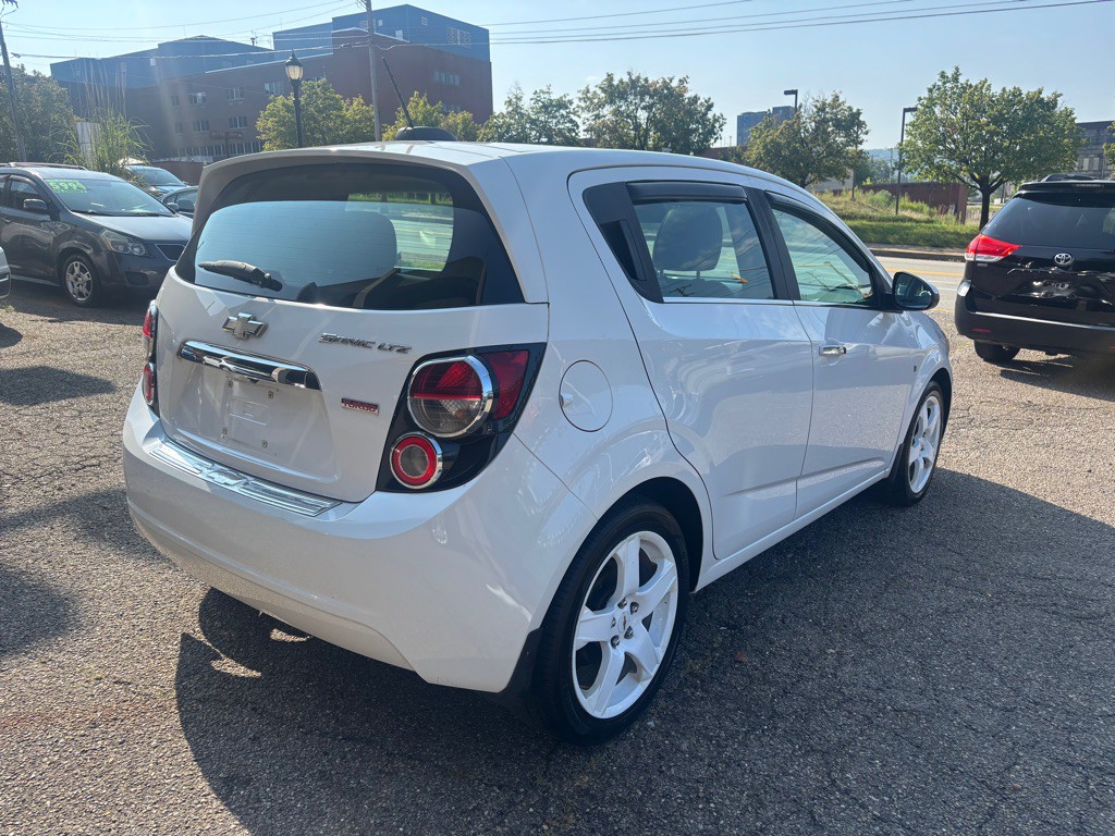 2015 Chevrolet Sonic Image 6
