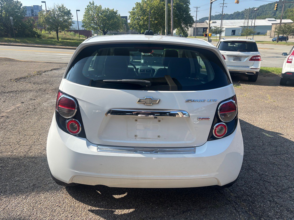 2015 Chevrolet Sonic Image 7