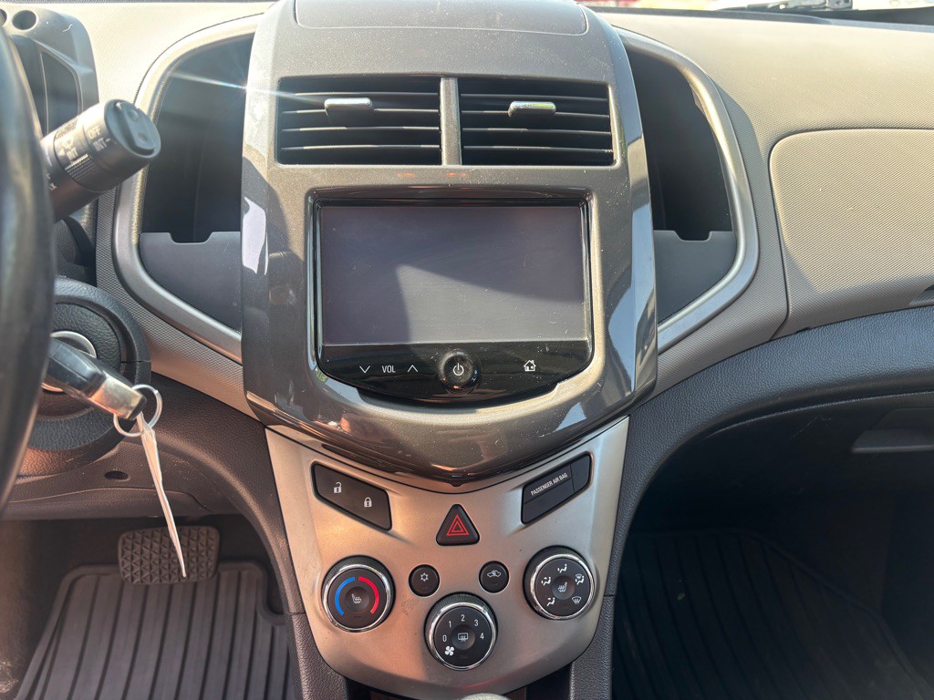 2015 Chevrolet Sonic Image 16