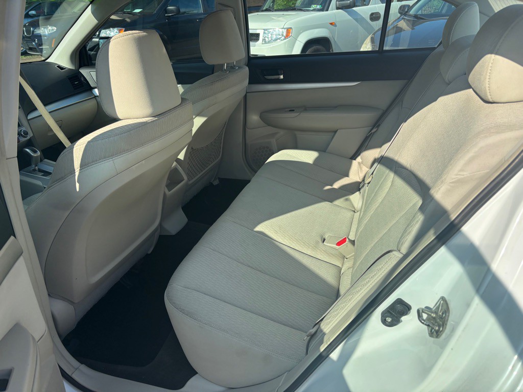 2011 Subaru Legacy Image 21