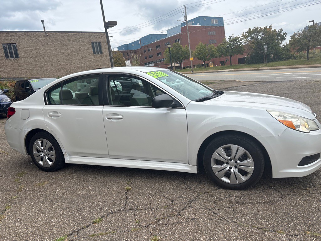 2011 Subaru Legacy Image 5