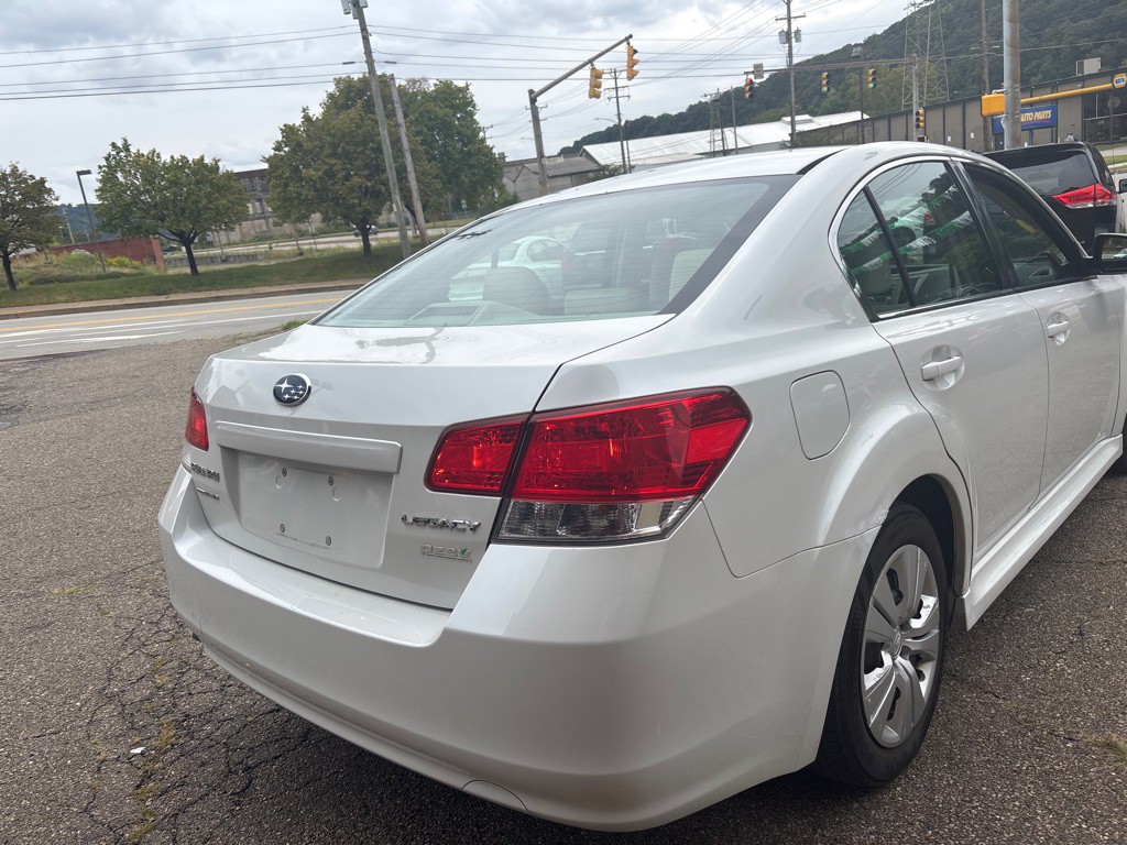 2011 Subaru Legacy Image 6