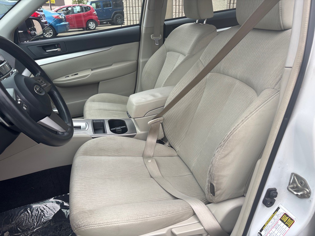 2011 Subaru Legacy Image 9