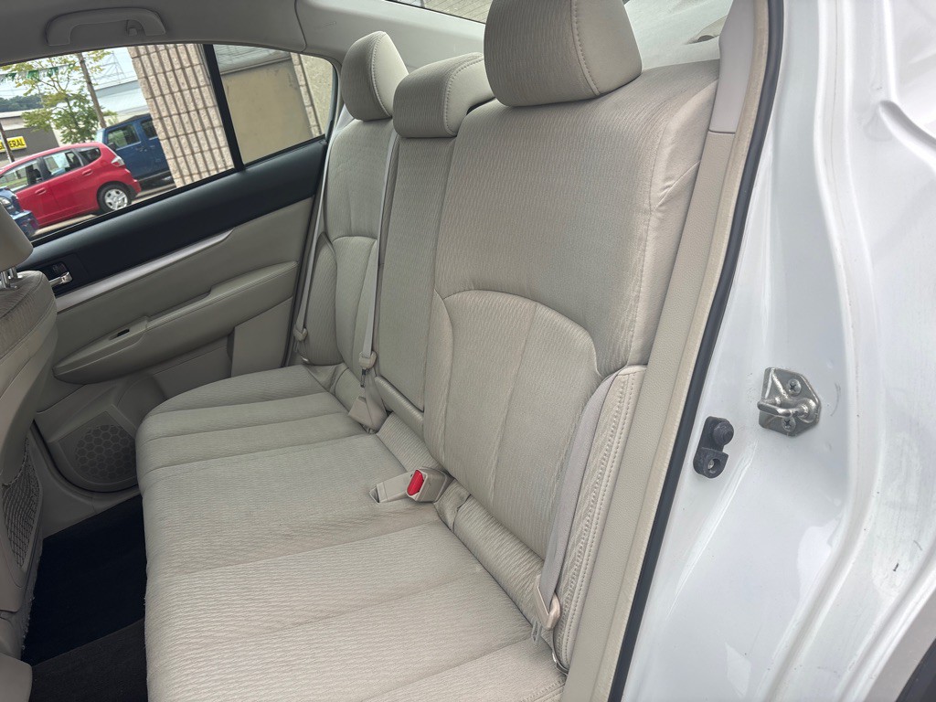 2011 Subaru Legacy Image 11