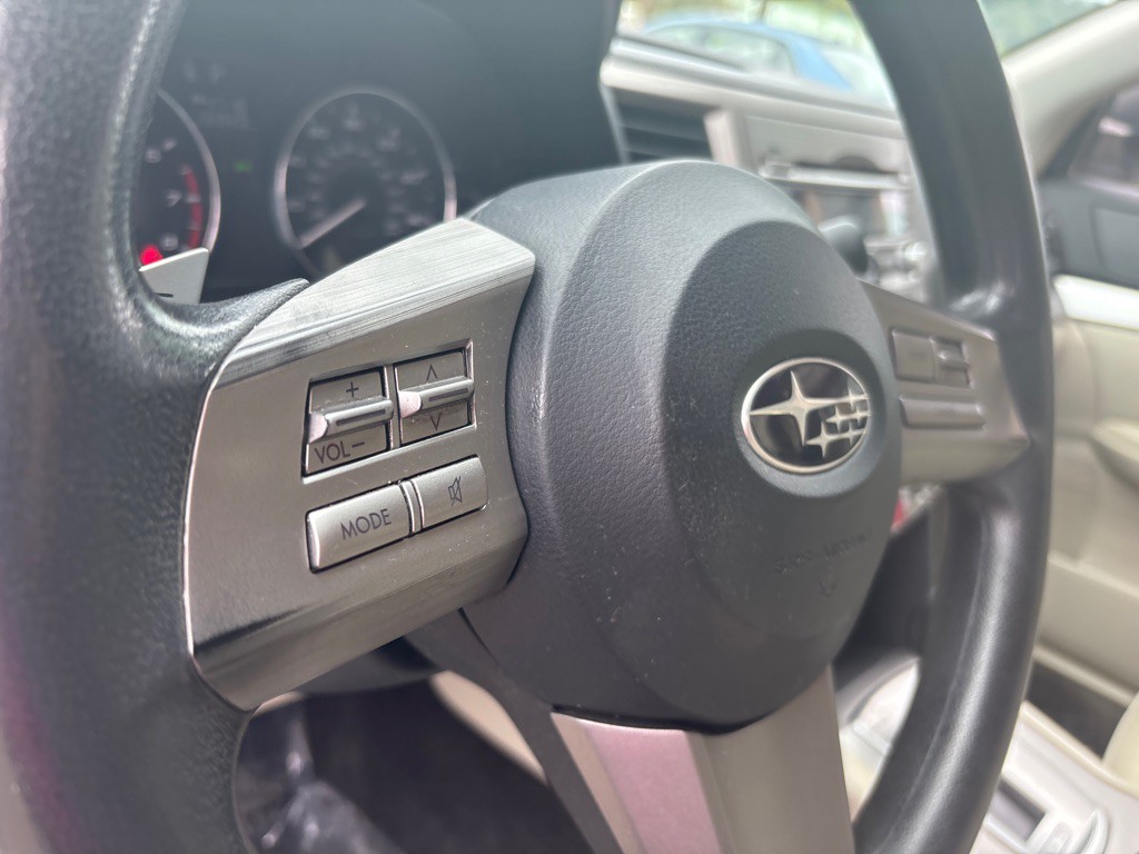 2011 Subaru Legacy Image 13