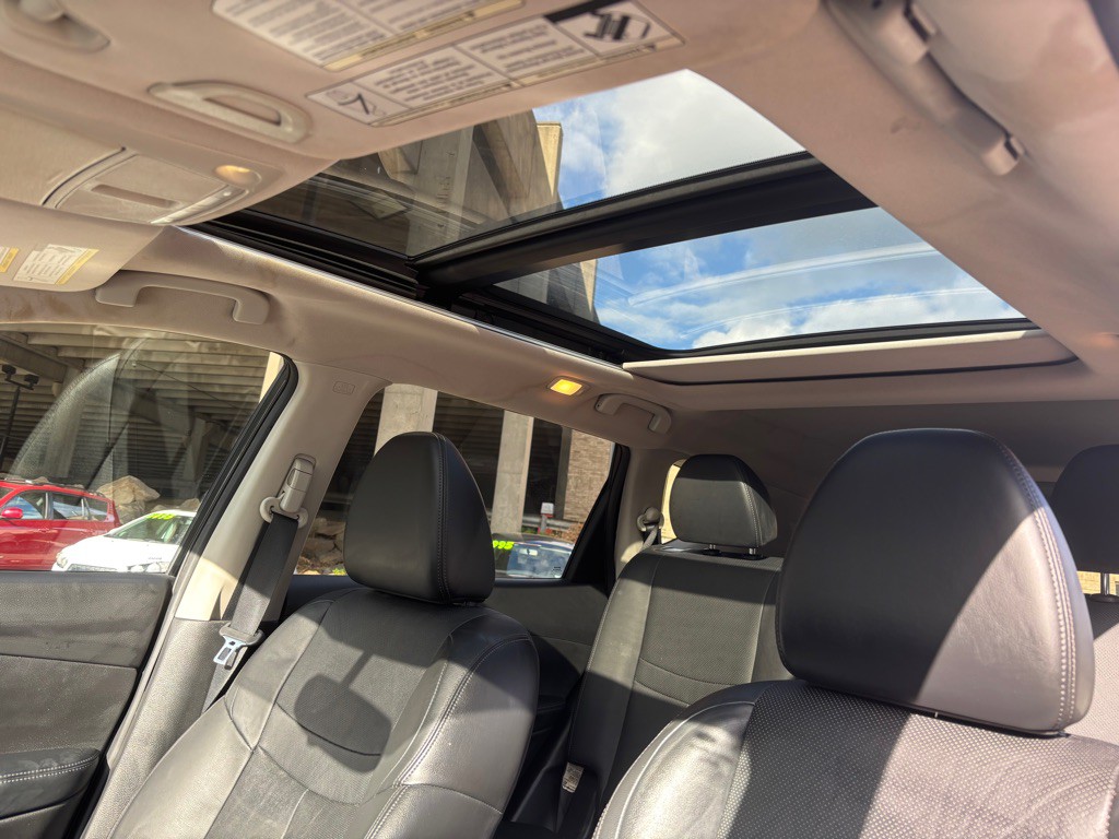 2015 Nissan Rogue Image 9